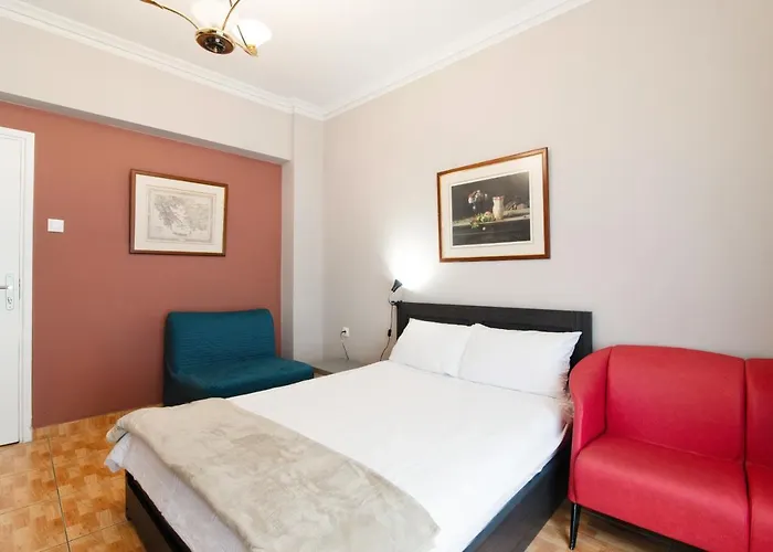 Charlie City Center Room