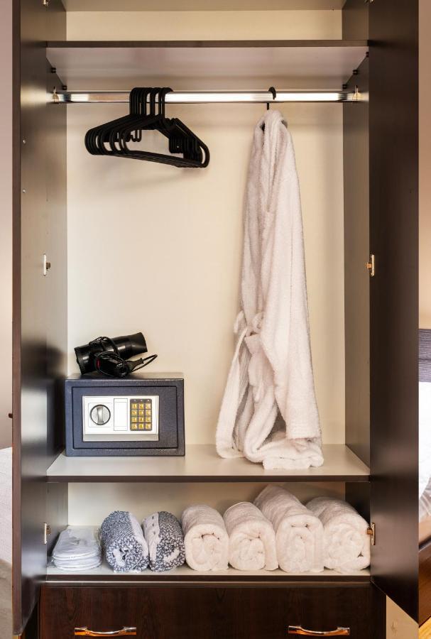 Charlie Center Homestay Athens
